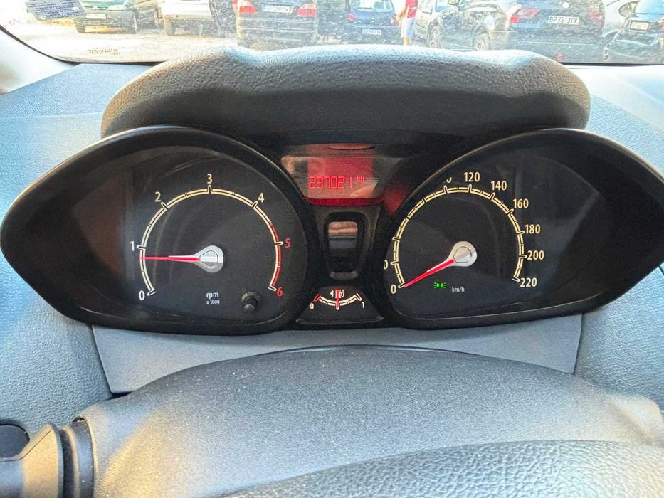 Автомобил Ford Fiesta