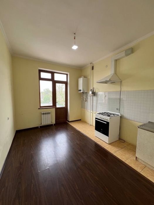 2/3/5 сотилади 67.5м²