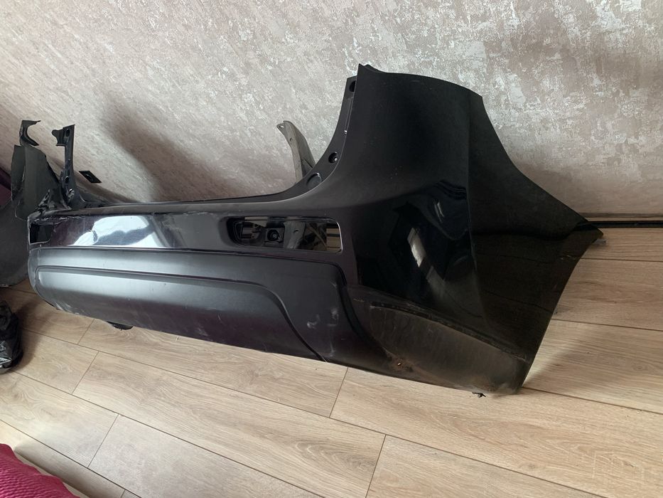 Продам задний бампер под восстановления