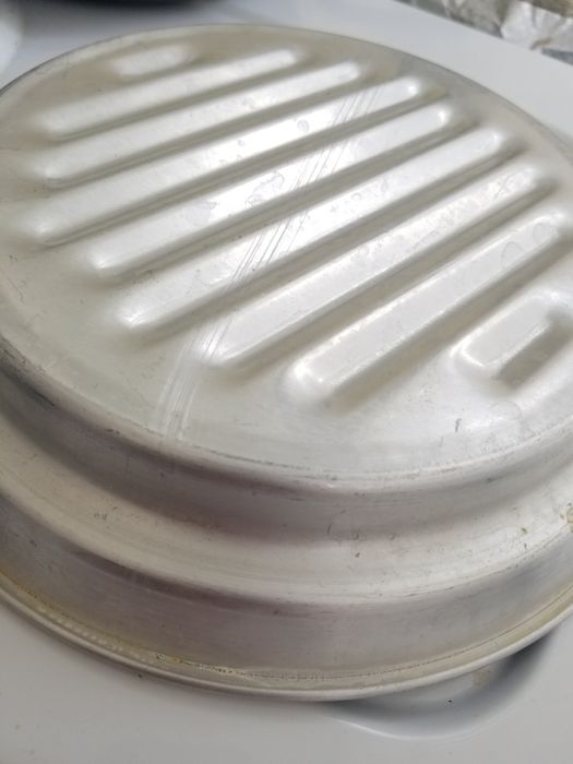 Тигани два различни модела ,стъклена фруктиера