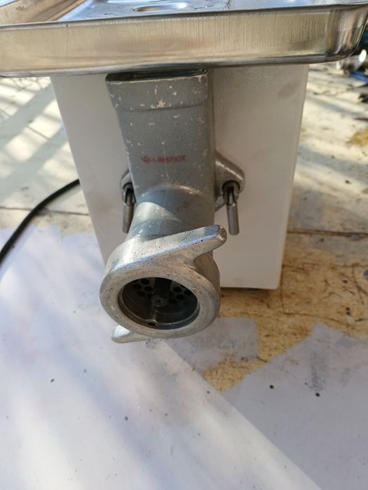 Мясорубка мим 300.Россиядан келтирилган. Холати зур.