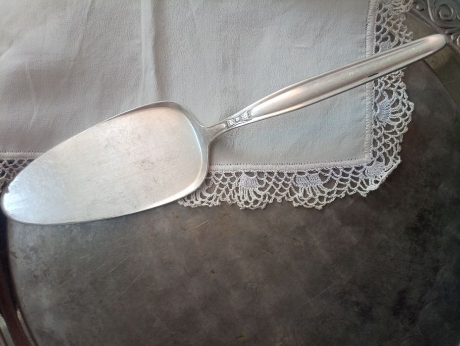 Прибори за сервиране