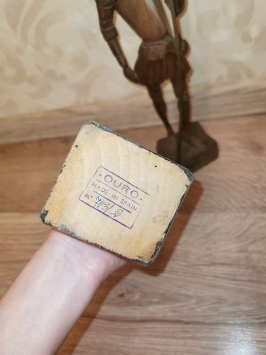 Дървени фигури Дон Кихот и Санчо Панса масив от едно  парче !