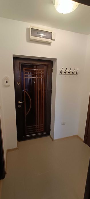 PRIMA ÎNCHIRIERE! Garsonieră proaspăt renovată, MOBILIER ȘI ELECTROCASNICE NOI – Străpungere Silvestru