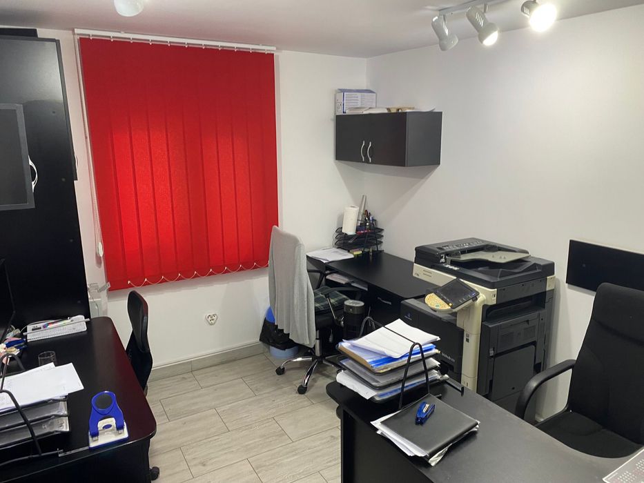De vanzare apartament 4 camere parter, folosinta birouri