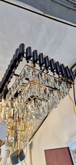 Люстра новая 6 патронов