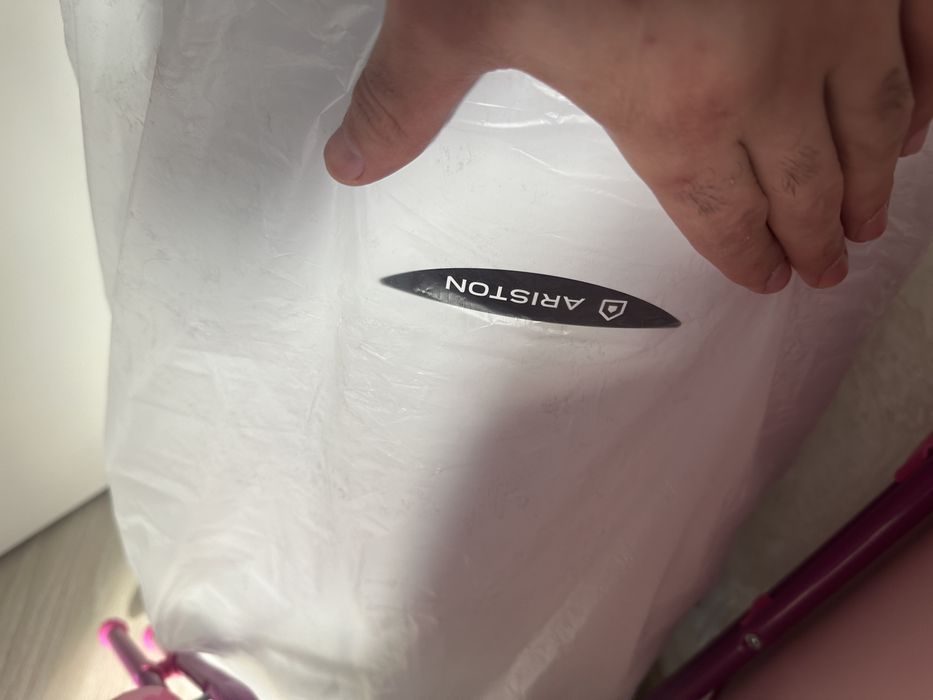 Продам бойлер 100 литров