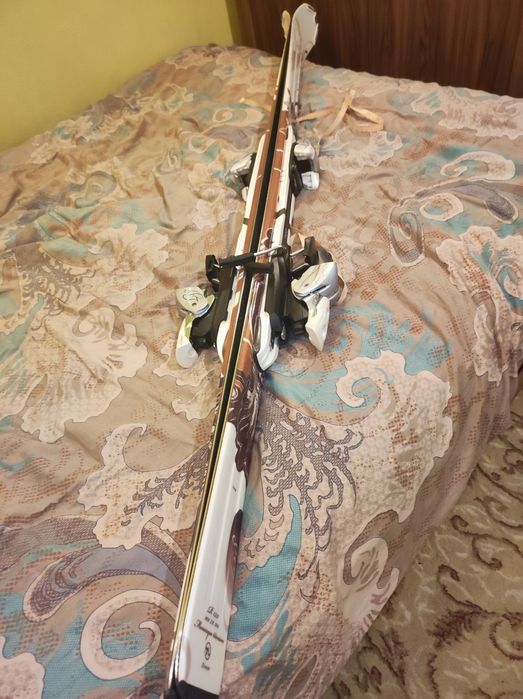 Продам НОВЫЕ лыжи,палки, крепления Salomon , ботинки Rossignol .