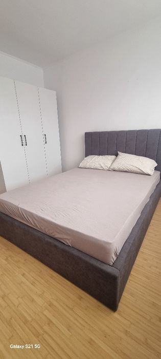Închiriez apartament cu două camere parter