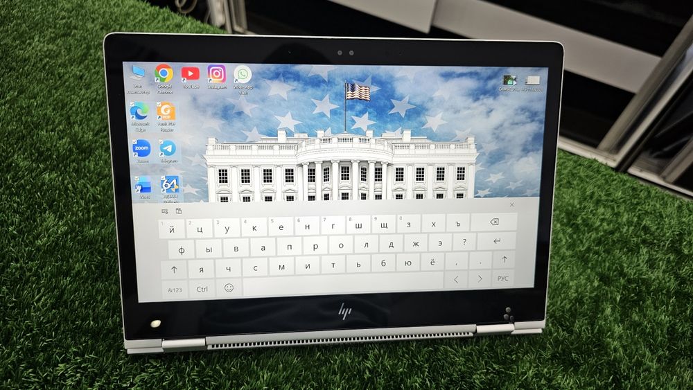 Hp elitbookHamma navaroti universal bo'lgan noutbuk izlaganlar bormi ?