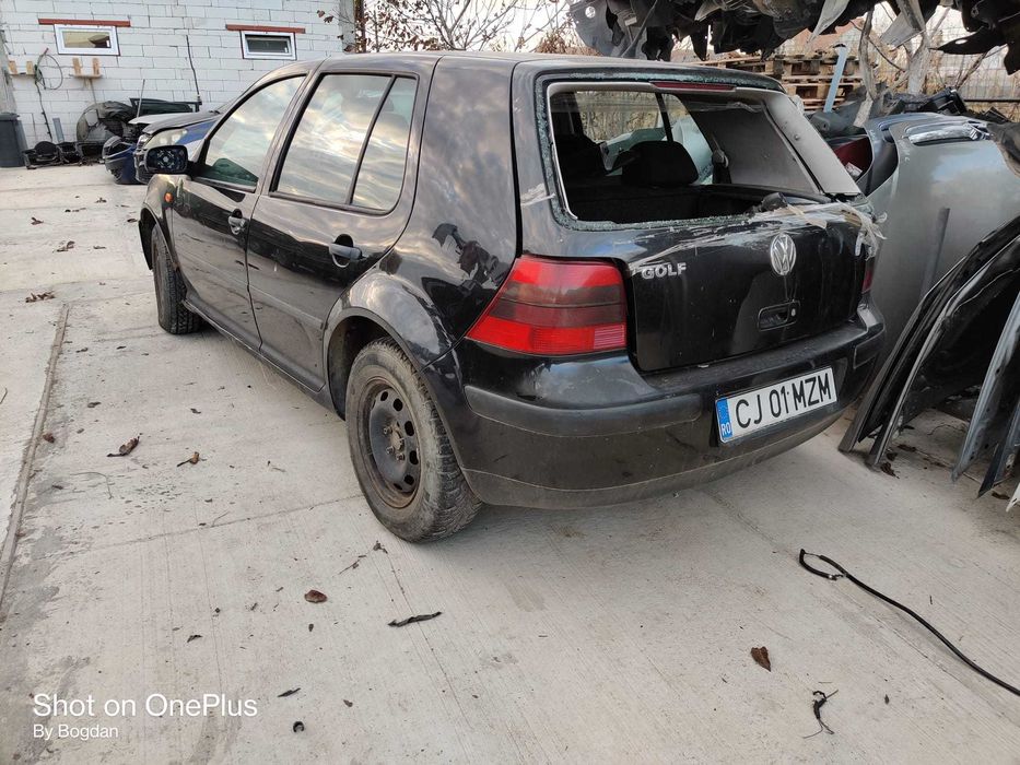 Vindem piese rezultate din dezmembrarea unui Volkswagen Golf 4