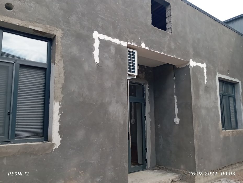 Уй сотилади. 2 сот. 4 хона +ошхона. 3 та с/у.