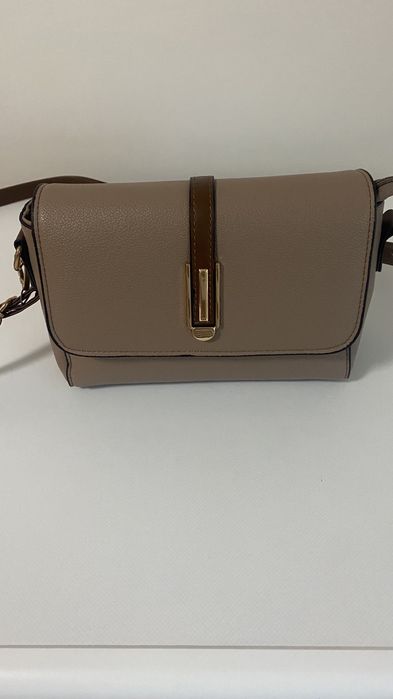 Компактна чанта