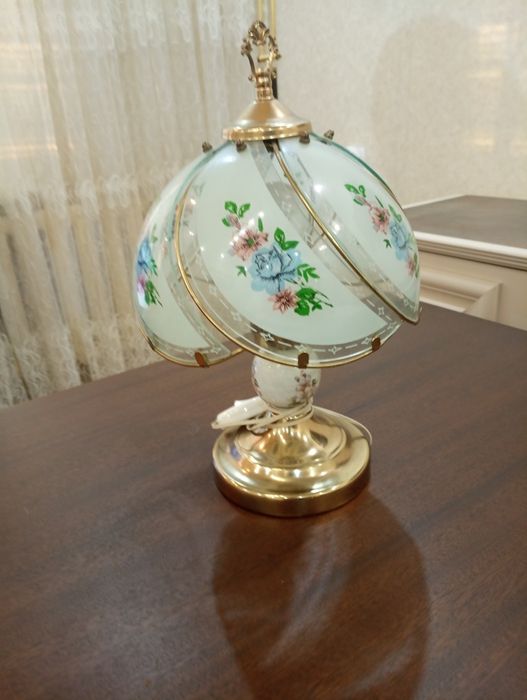 Светильник настольный