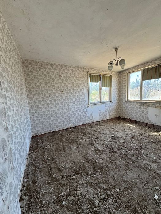 Масивна Къща до гр Ямбол