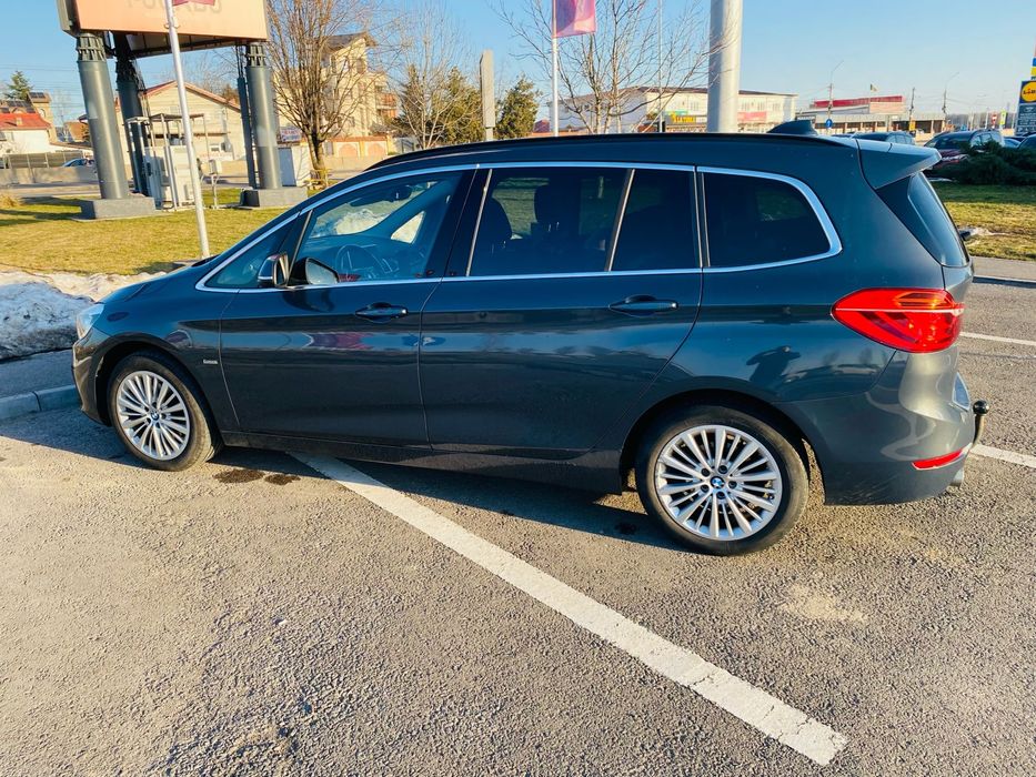 BMW Seria 2 combi 2018, 218d Business Luxury
