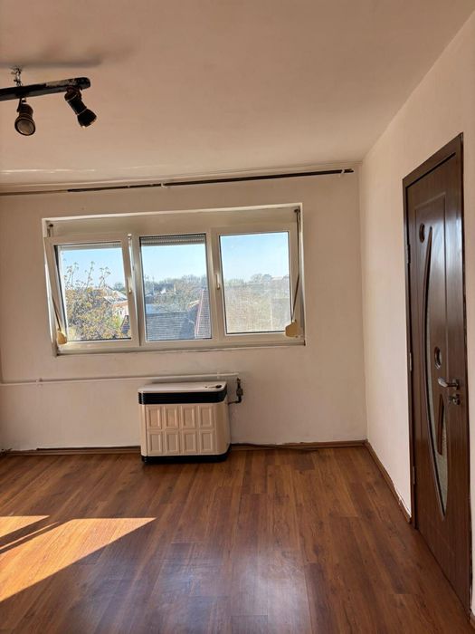 Vand apartament 14 Mai