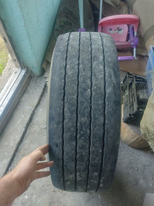 Шины  два для грузавыей машины