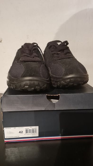 Vând pantofi sport Tommy Hilfiger