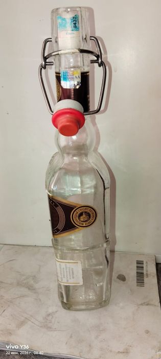 Бутылки 0,5 л. с бугельными крышками
