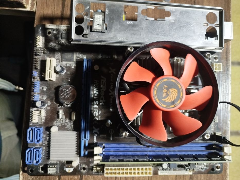 Model : H61/ g2030 core / 4gb ozu