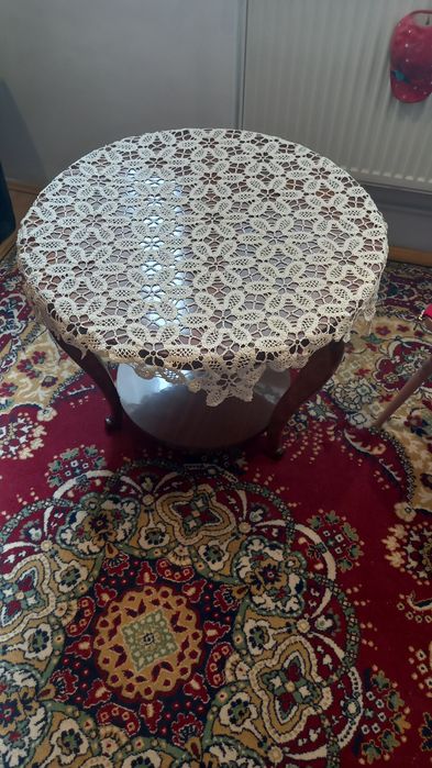 Vand 2 fete de masa- mileuri,diametru 95 cm,stare perfecta
