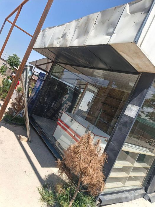 Продаётся Магазин и 3 ветрина холодильник