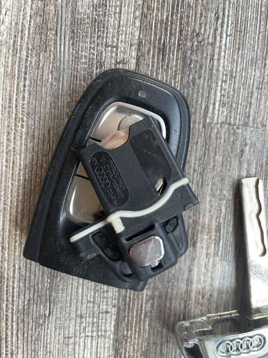 Оригинален ключ за Ауди