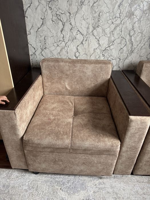 Срочно продаётся диван!