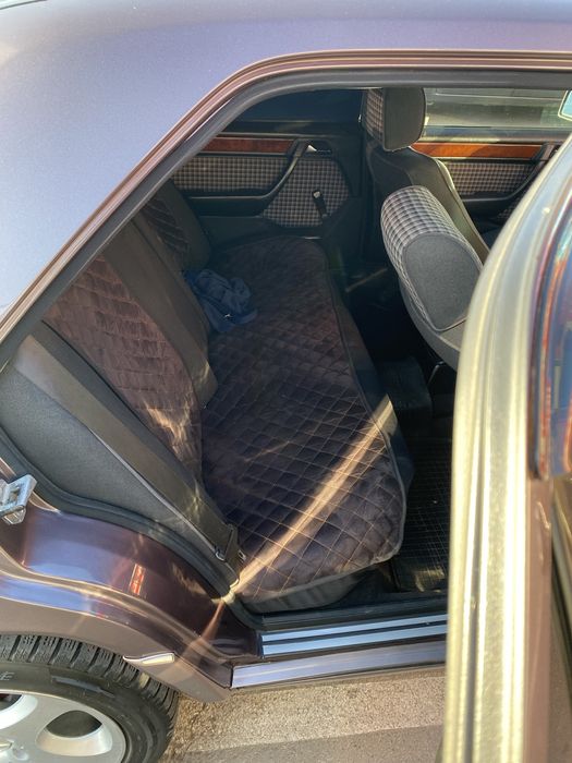 Продается легендарный мерседес е220