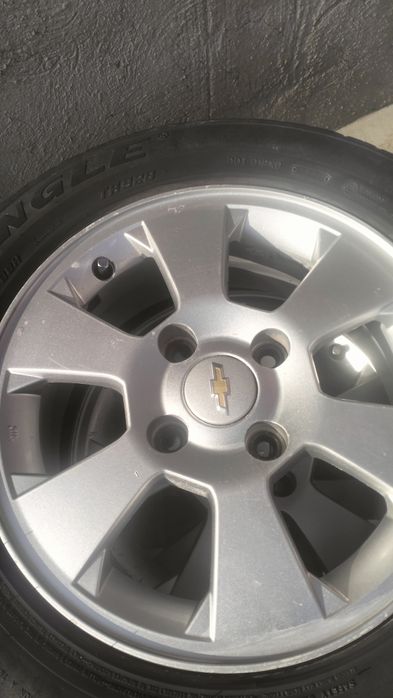 Шины  с дисками  в хорошем состоянии