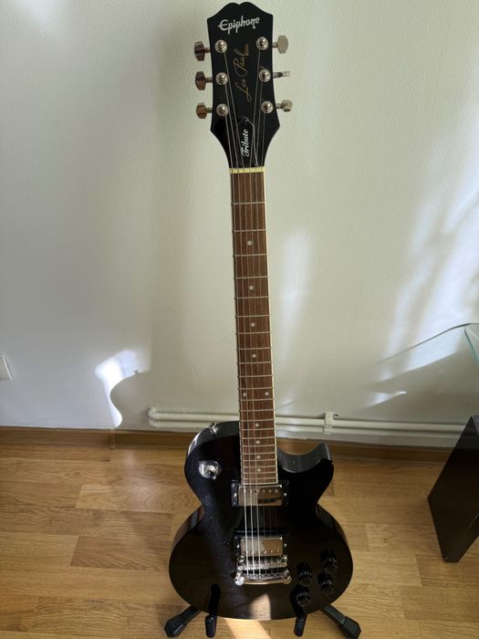 PACHET: Chitară Epiphone Les Paul Tribute + Amplificator Blackstar ID:Core V4 + Accesorii – NOI