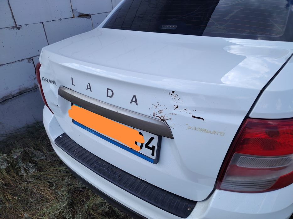 Лада Гранта фл капот, багажник, фар
