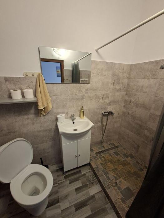Cazare Eforie Nord-garsoniere cu baie proprie,bucatarie comuna,etaj 4