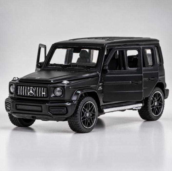 Метална количка Mercedes-Benz AMG G63 1:32 – Pull-Back, светлини и звуци, отварящи врати, черна