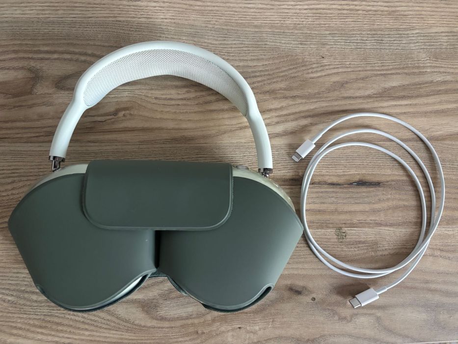 Airpods Max в цвете зеленый
