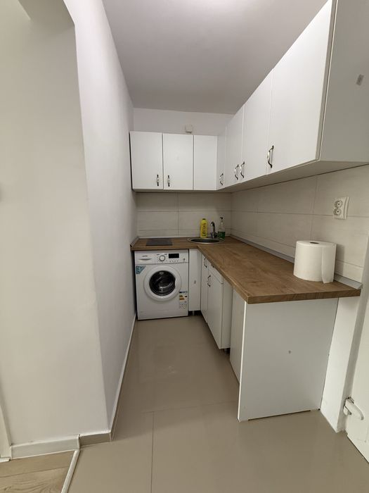 Vand garsonieră mobilata si utilata.