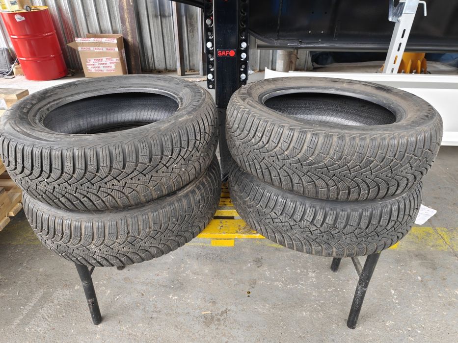 205/60/16 goodyear ultragrip 9