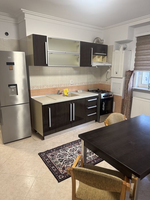 Apartament 3 camere central de inchiriat disponibil incepand cu data de 1 septembrie