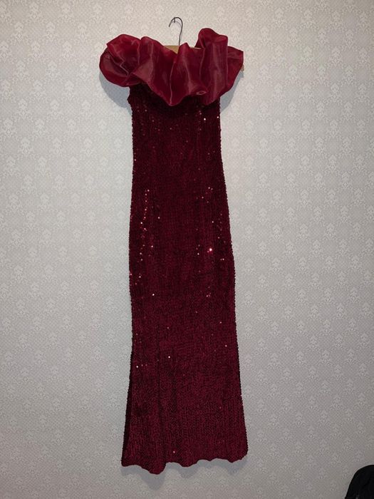 Платье бордовое с пайетками