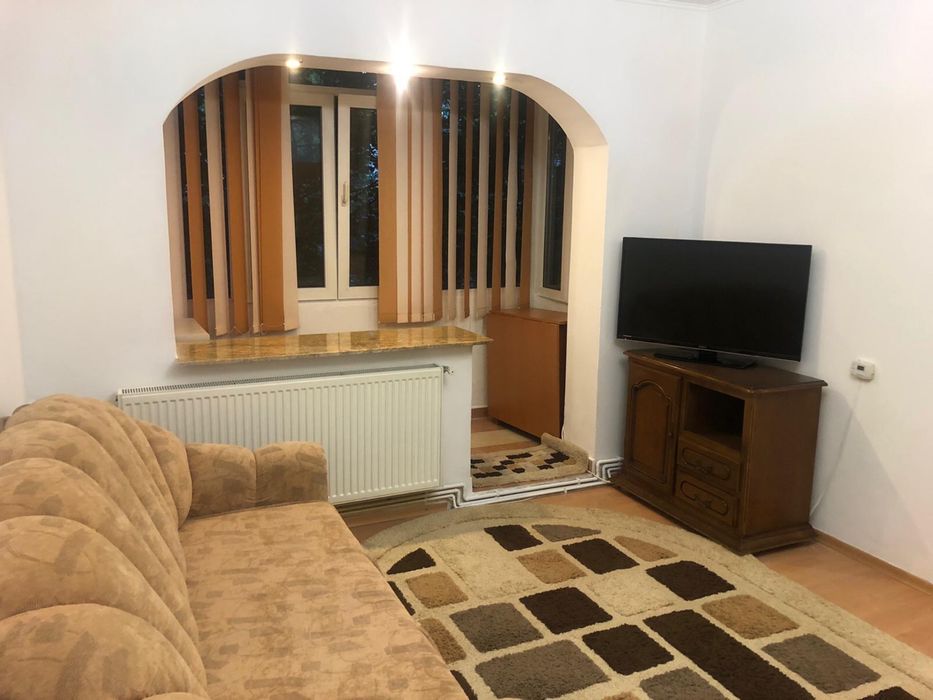 Inchiriez apartament 3 camere  Craiovei