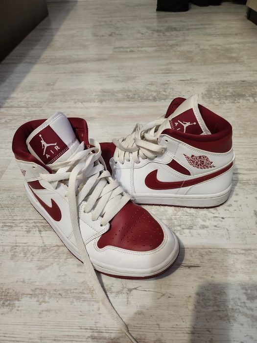 Намалям Nike Air Jordan 1 маратонки