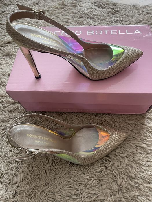 Обувки на Roberto Botella