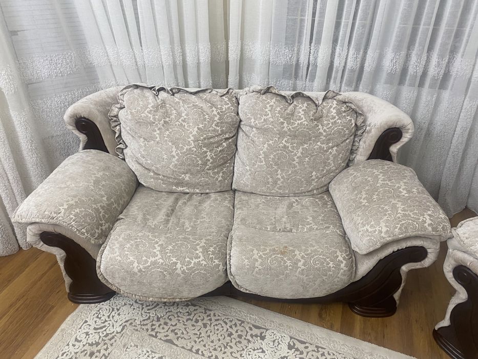 Диван Б/у 2 дивана и 1 кресло