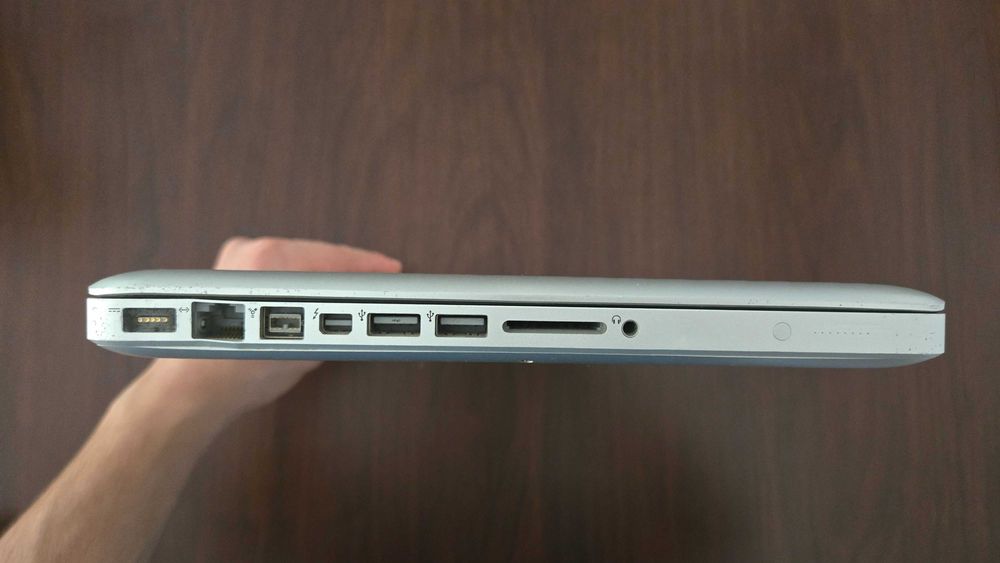MacBook Pro 13 - Early 2011 - Intel i7