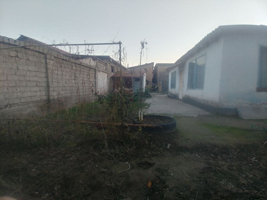 Продается дом участок. Участок сотилади Янгихаёт тумани