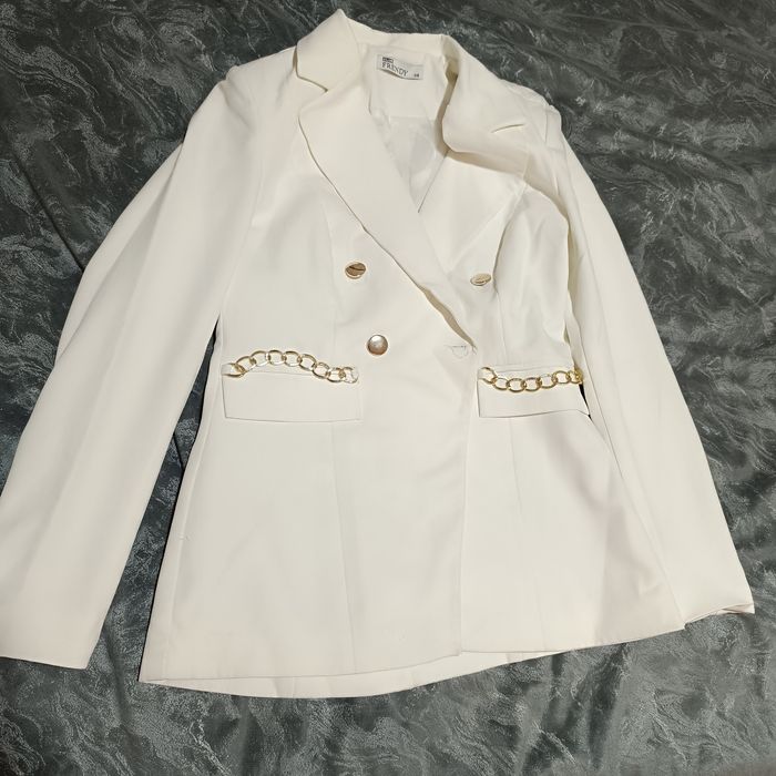 Ayollar kostyumi oq Женский костюм белый