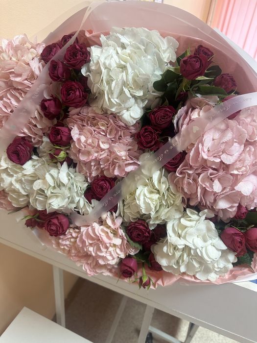 свежие цветы,пахнут очень приятно