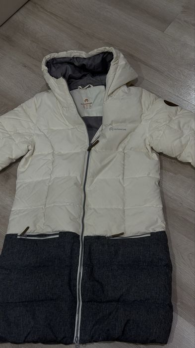 Зимний пуховик на девочку