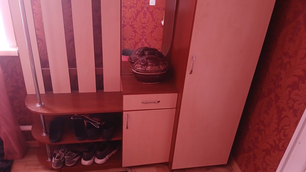 Продам прихожку .